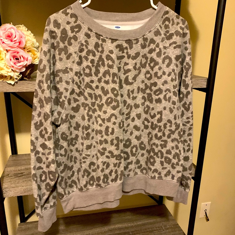 Soft and Cozy old Navy fleece crew neck